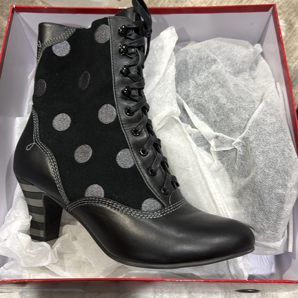 Lola Ramona booties | Size 41 US 11 | Black & Silver | Side Zip | Leather&Suede